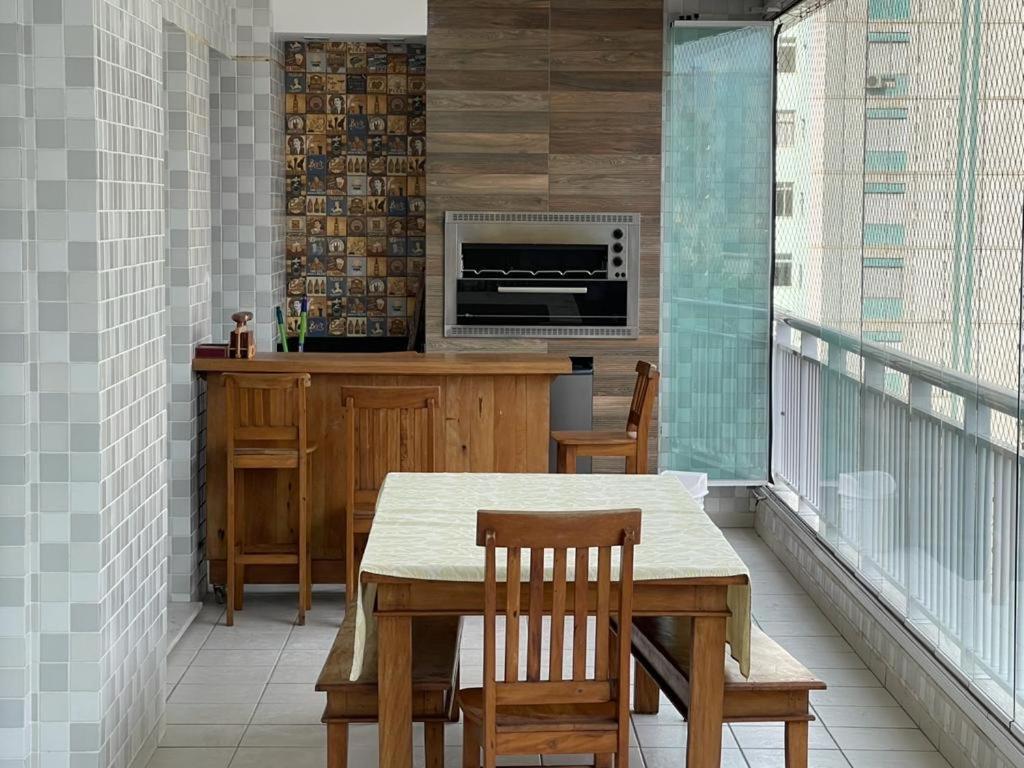 Lindo Apartamento A 50 Metros Da Praia غوارويا المظهر الخارجي الصورة