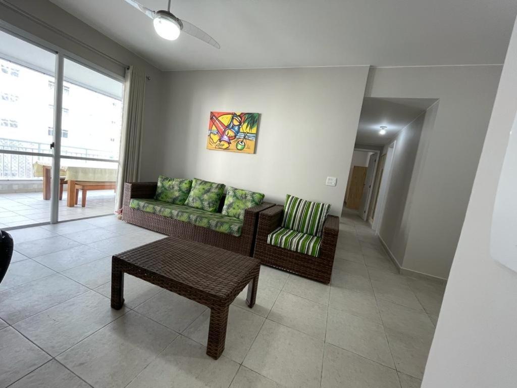 Lindo Apartamento A 50 Metros Da Praia غوارويا المظهر الخارجي الصورة